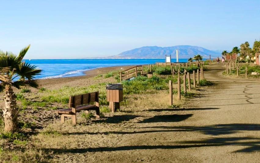 Апартаменти Atico Con Piscina, Golf, Vistas Al Mar Торре-де-Бенаґальбон Екстер'єр фото